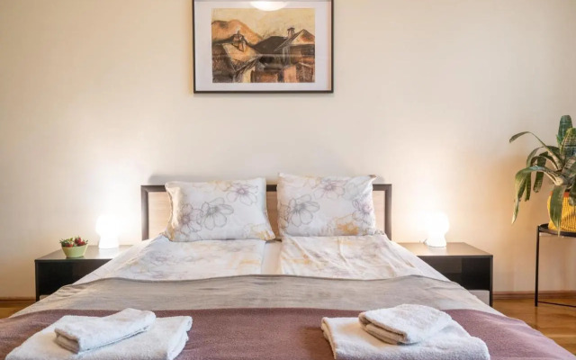 Sofia Day and Night Apartment