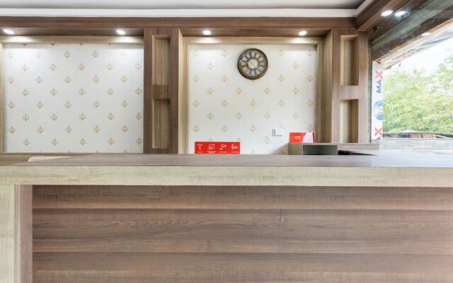 Oyo 29920 Hotel Rk Palace