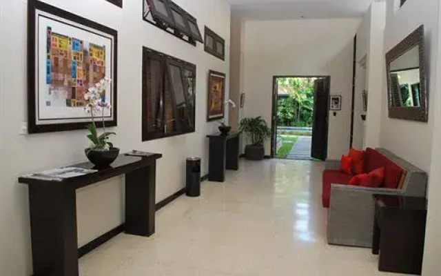 Alam Warna Villas & Apartment