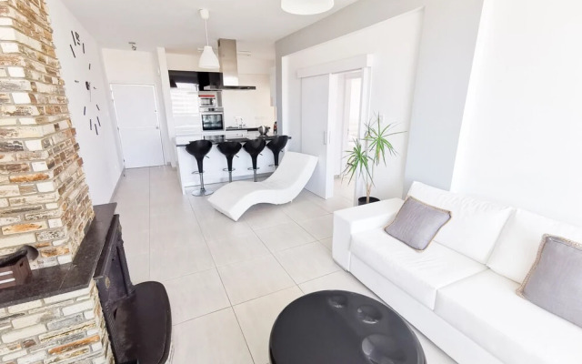 Mackenzie Seaview Paradise