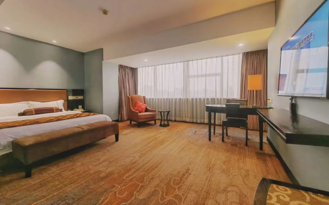 Skyline Plaza Hotel