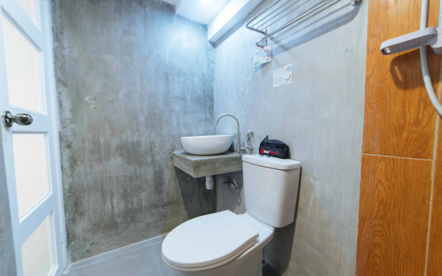 RedDoorz Plus @ Danlig Street Makati