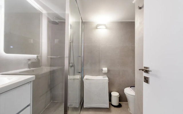 Les Nuances de Blue 1-BR Apt in Athens