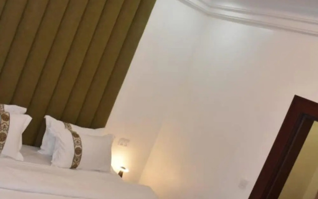 City Cruz Hotel