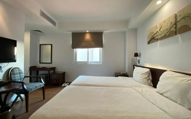 Rising Dragon Grand Hotel