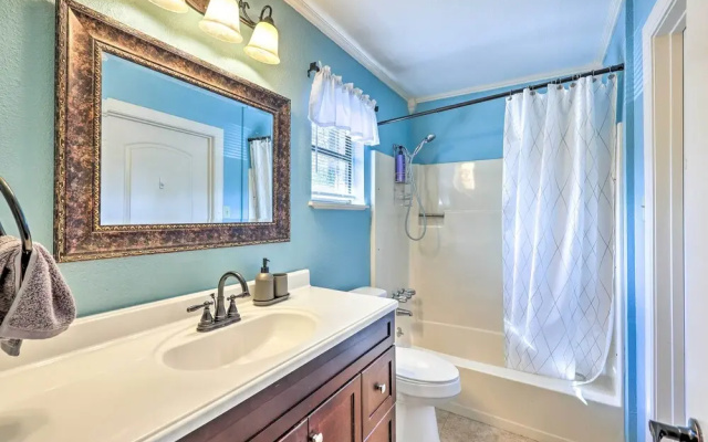 Family-friendly Hot Springs Hideaway w/ Yard!
