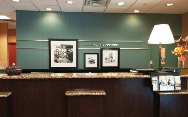 Hampton Inn & Suites Albuquerque-Coors Road