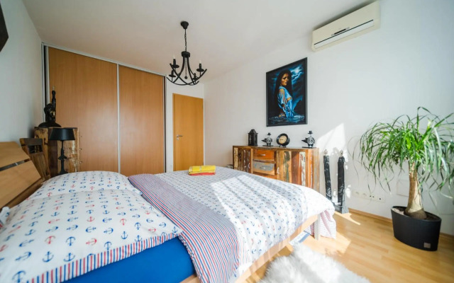 Comfy condo & FREE parking