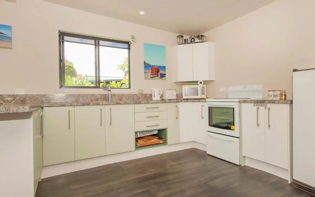 Hetherington Haven - Whangamata Holiday Home