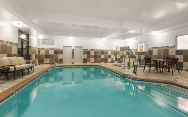 Holiday Inn Express Hotel & Suites Eugene Downtown-University by IHG