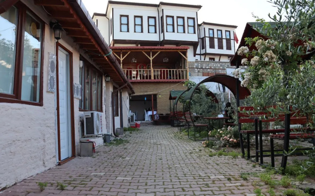 Oz Butik Otel Antik Kent Myrleia