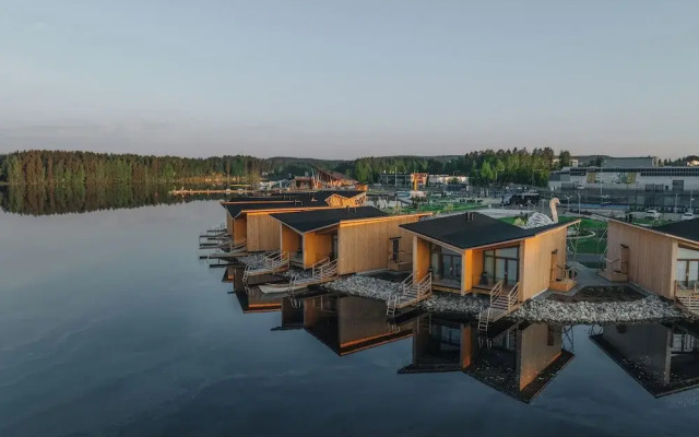 Bella Lake Resort