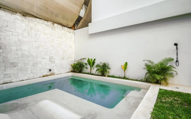 Modern 2BDR with Private Pool, Freestanding Bathtub and Views