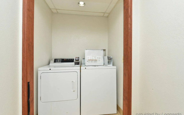 Americas Best Value Inn - Omaha