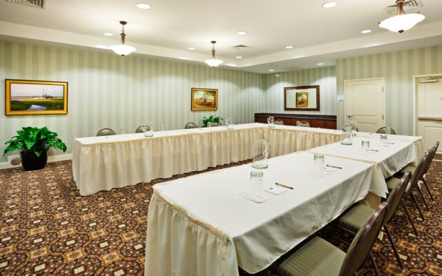 Holiday Inn Express & Suites Mt. Pleasant by IHG