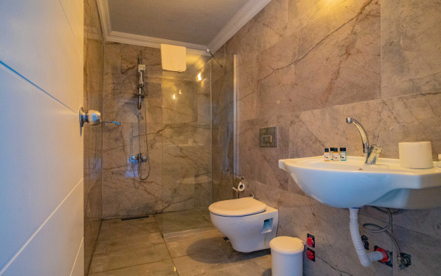 Prenses Sealine Beach Hotel