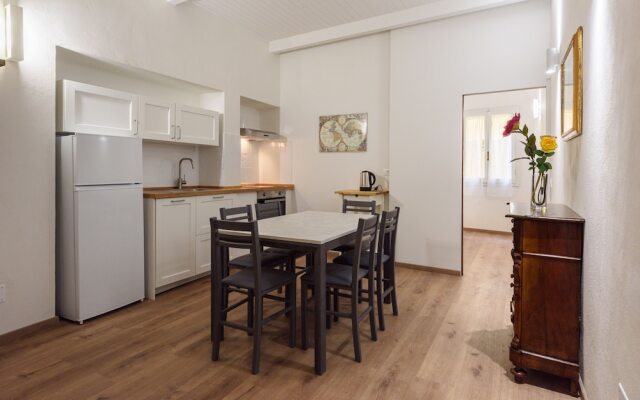 Uffizi 3 bedrooms by Mmega