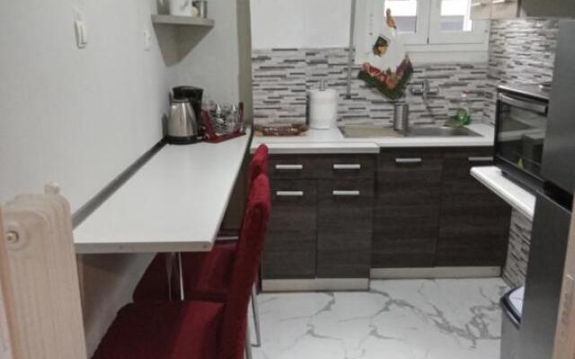 Acropolis within 10min. walk!