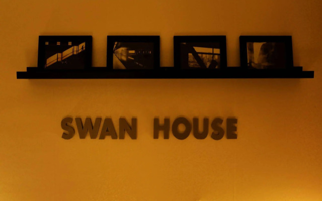 Swan House