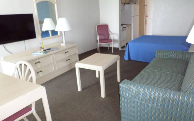 Tropical Seas Hotel