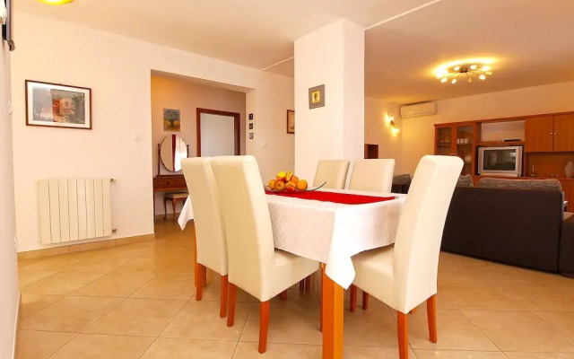 Apartment Mirjana 734