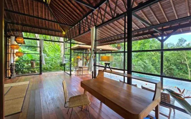 Joglo 4 Villa Mahadevi with Pool - Jungle near Ubud