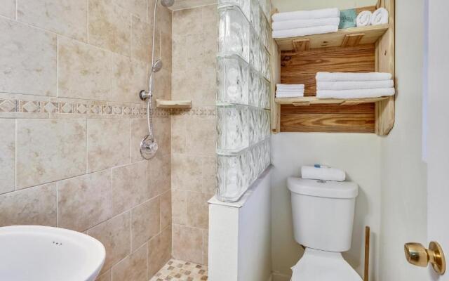 Sunset Beach House - Beach Hugger 1