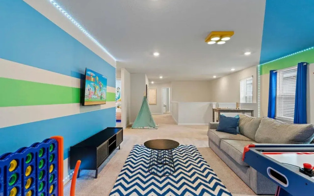 Chic 7bed With Private Pool Theme Bedrooms