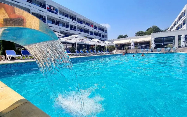 Hotel Holiday Blue