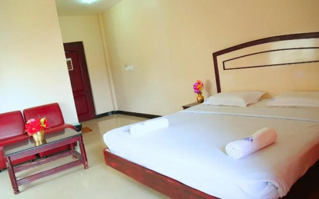 Hotel Vels Court