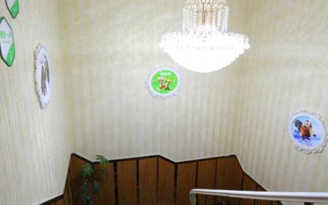 Bear house chain hotel (Shanghai Chuansha subway station store)