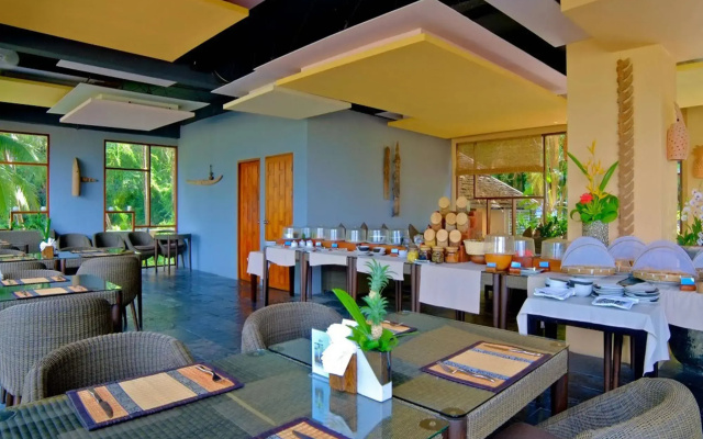 The Sunset Beach Resort & Spa Taling Ngam