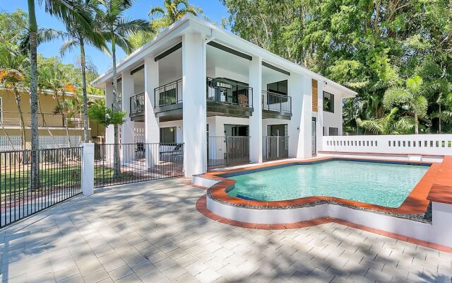 Dolce Vita Beachfront Holiday House