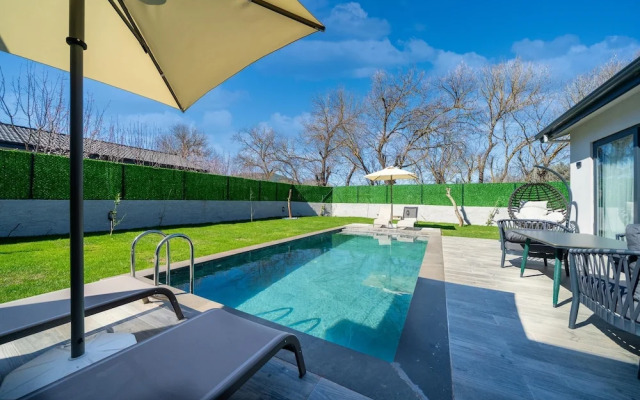 2 Bedroom Private Villa