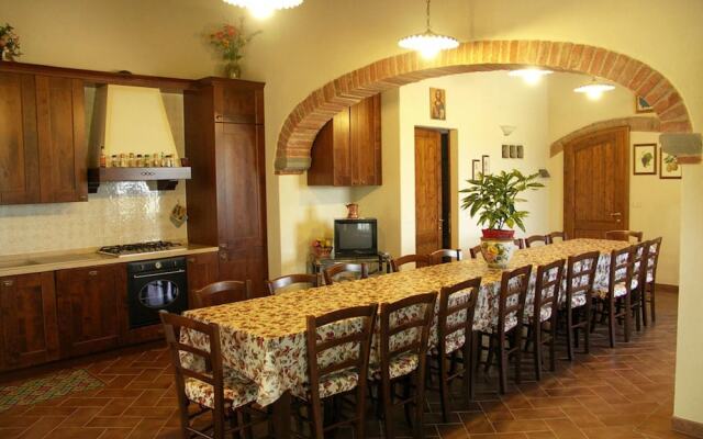 Elegant Castle Stay With Pool