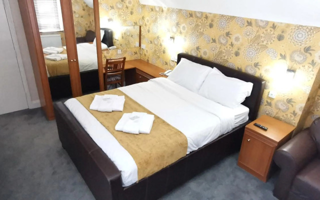 Russell Hotel