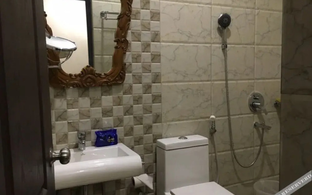 21 Milestone Hotel And Resort