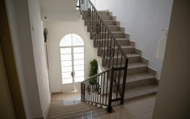 Dali House