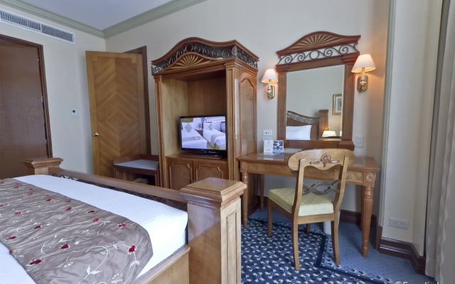 Waterfront Cebu City Hotel & Casino