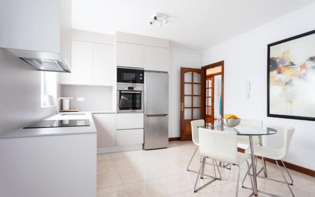 Rooms & Suites Balcony 3D