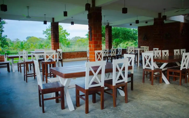 Sky 14 Safari Resort
