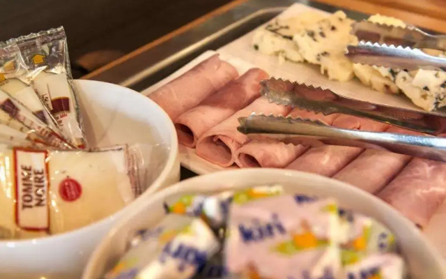 Brit Hotel Confort Montauban