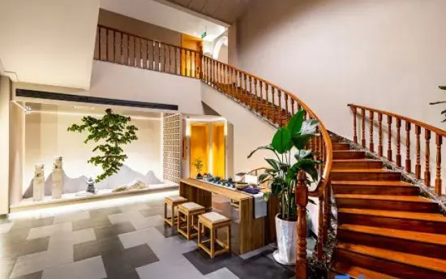 Oukai Yayuan (Nanyang Medical Holy Temple Wanda Plaza Store)
