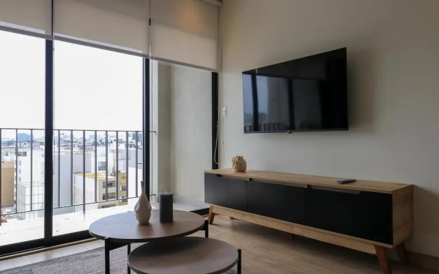 w Spectacular 2BR With Balcony in Miraflores