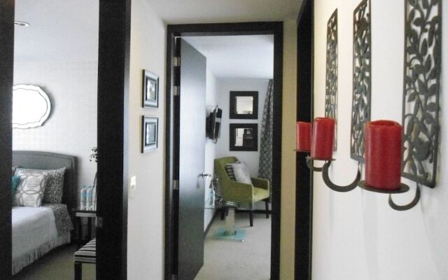 PLAZA FOCH Area - APARTMENTS with Balcony