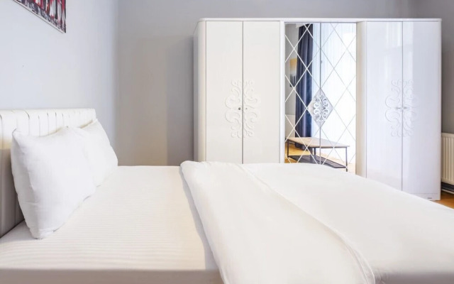 Refreshing and Central Apartment in Beyoglu