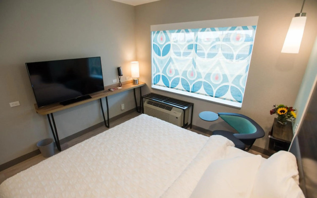 Tru by Hilton Cedar Rapids Westdale