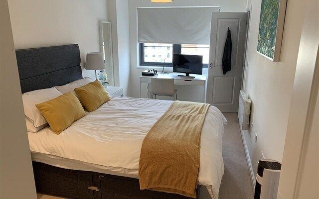 Continental Apartments - 2-bed Farnborough Central