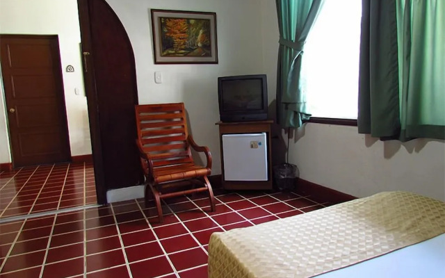 Hotel Villa Serena Flor Blanca
