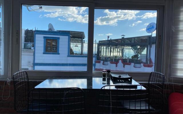 Sea View and Veranda apart in sultanahmet